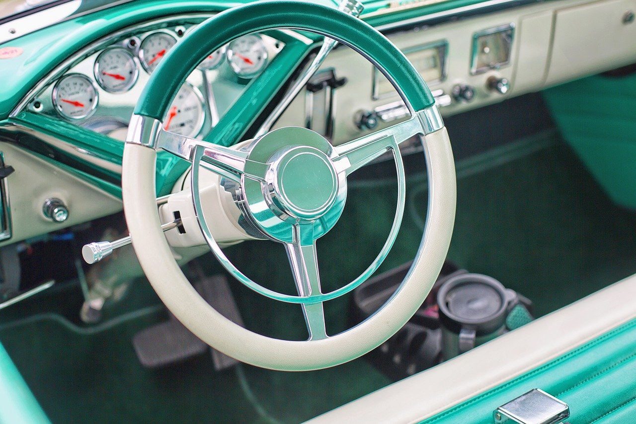 vintage car, steering wheel, turquoise-852239.jpg